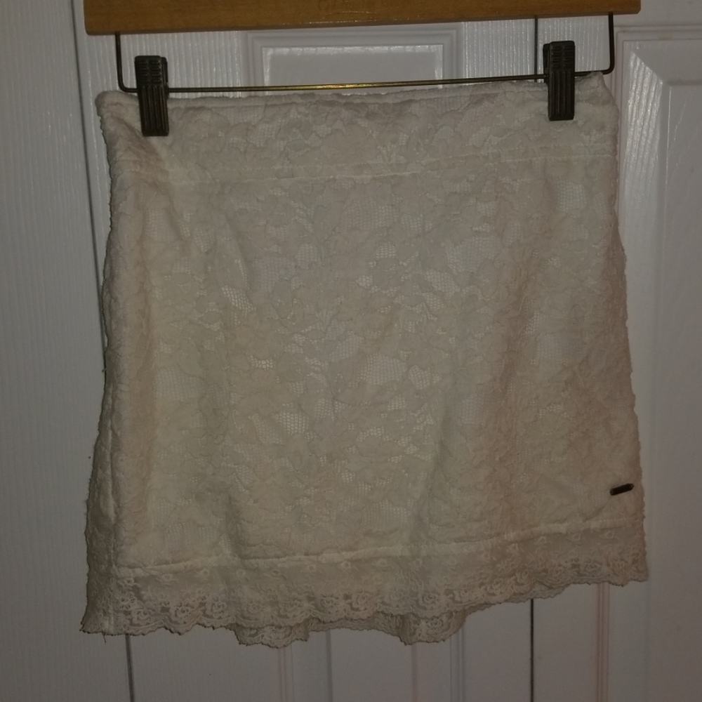 Lacy white Hollister skirt